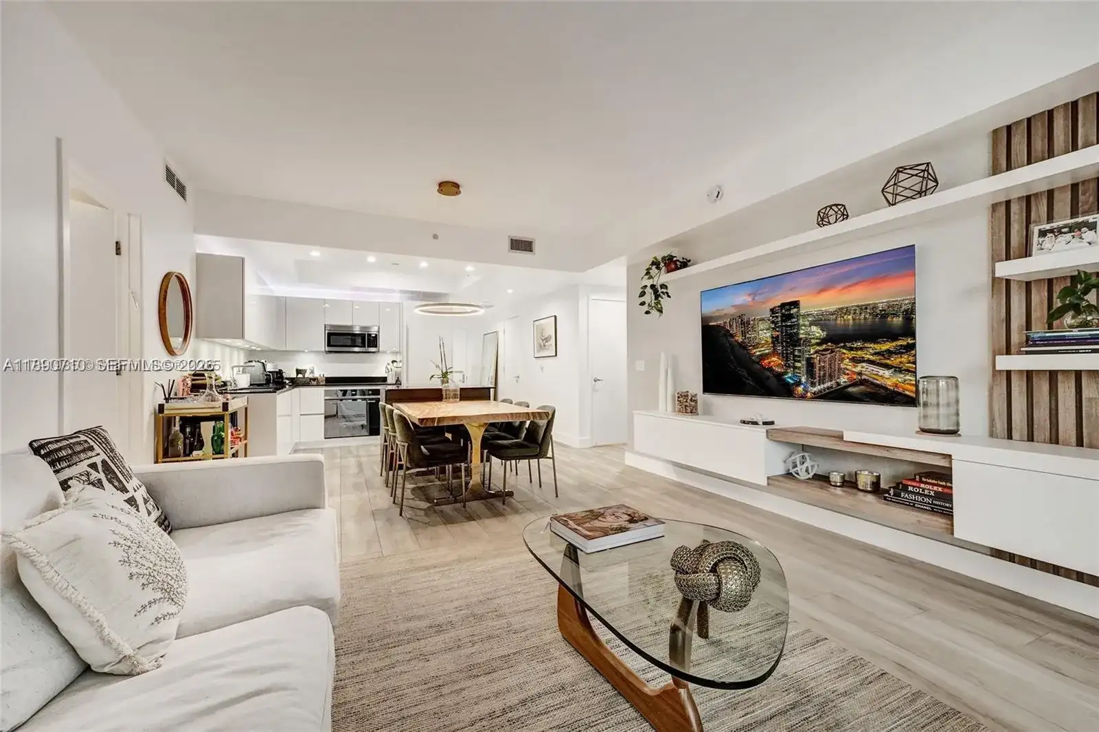 1010 Brickell Ave # 4009, Miami FL 33131 photo 2