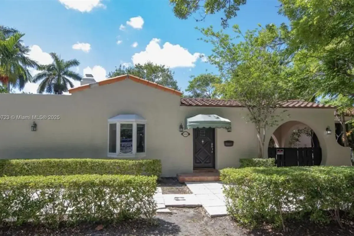 3050 Alton Rd, Miami Beach FL 33140