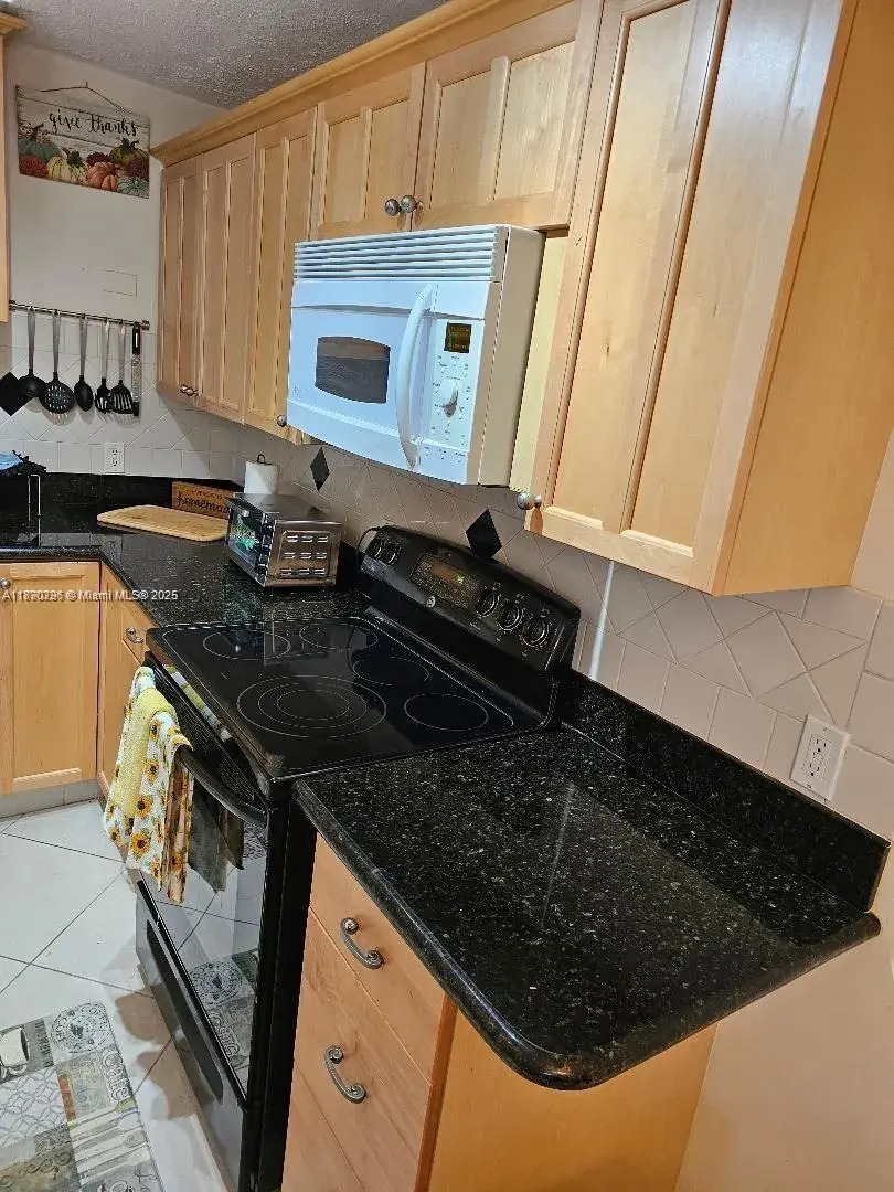 413 Greenbrier C # 413, West Palm Beach FL 33417