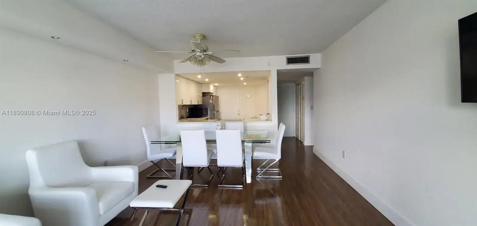 1351 NE Miami Gardens Dr # 202E, Miami FL 33179 photo 2