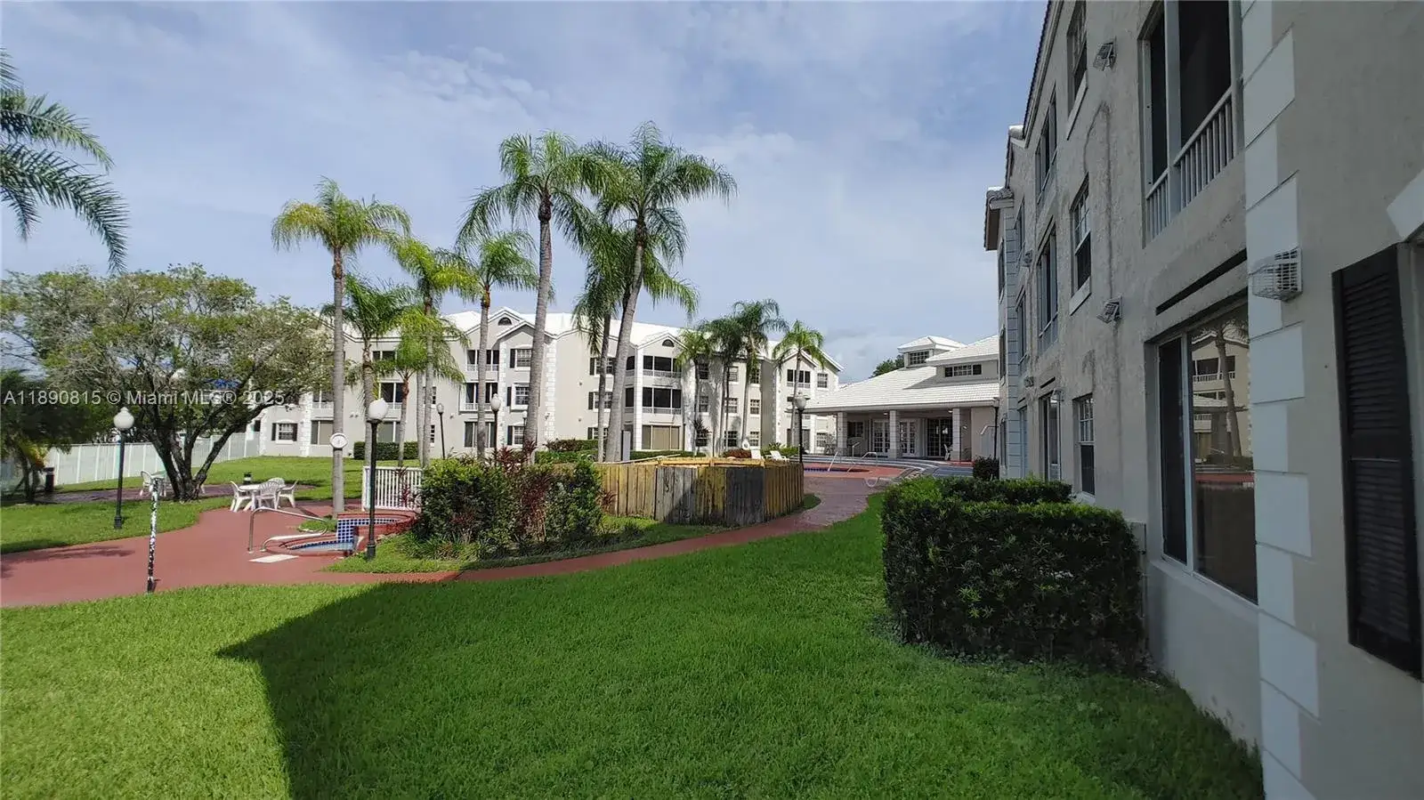 2850 N Oakland Forest Dr # 309, Oakland Park FL 33309