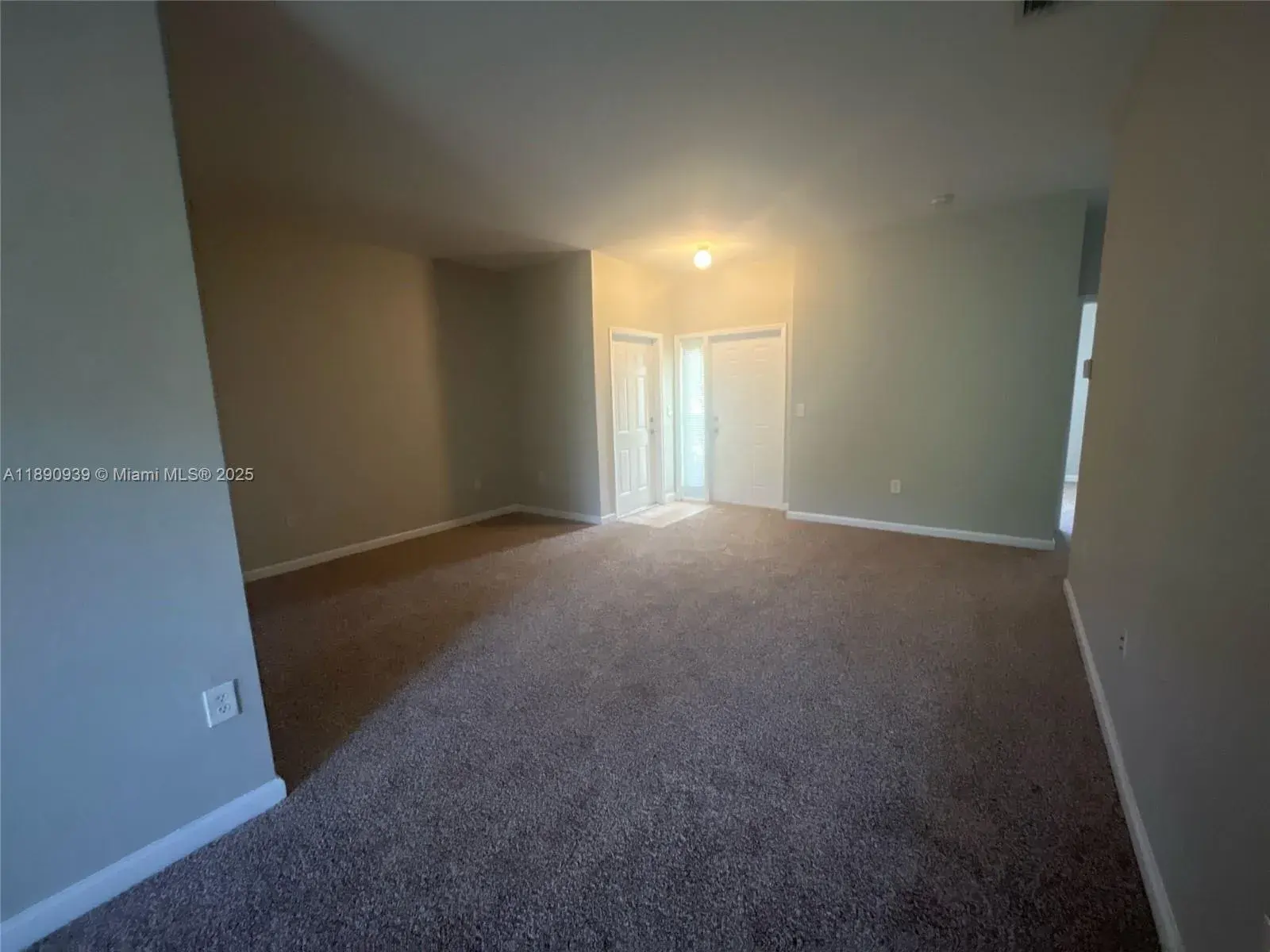 2731 NE 3rd Dr # 203, Homestead FL 33033