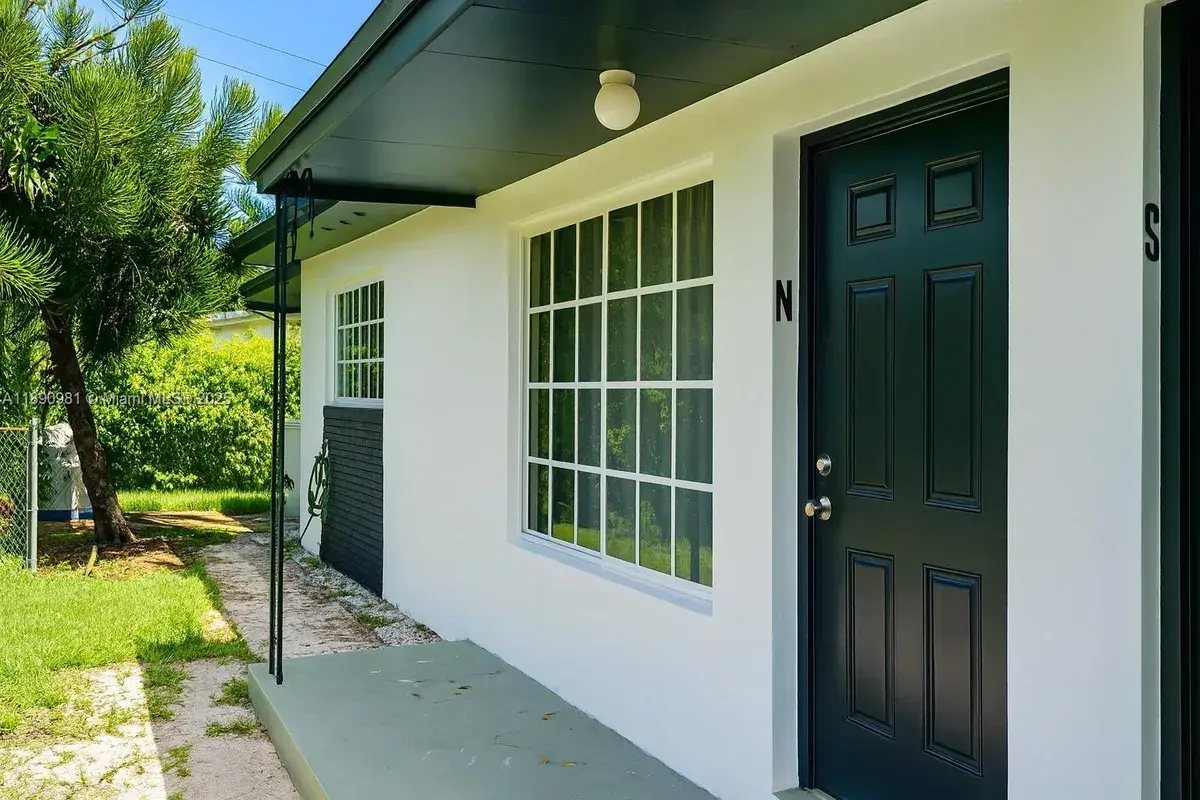 504 SW 10th St # 2, Hallandale Beach FL 33009
