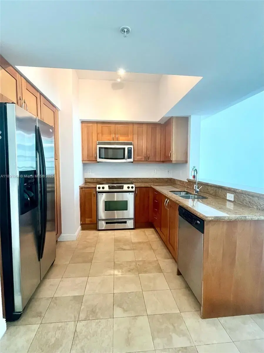 1745 E HALLANDALE BEACH BLVD # 2404W, Hallandale Beach FL 33009