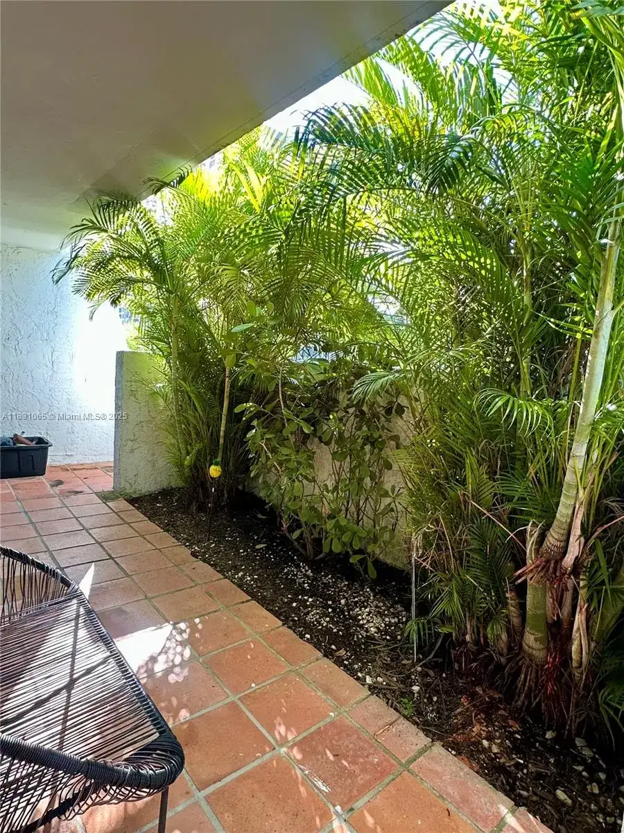 1650 NE 115th St # 102, Miami FL 33181 photo 3