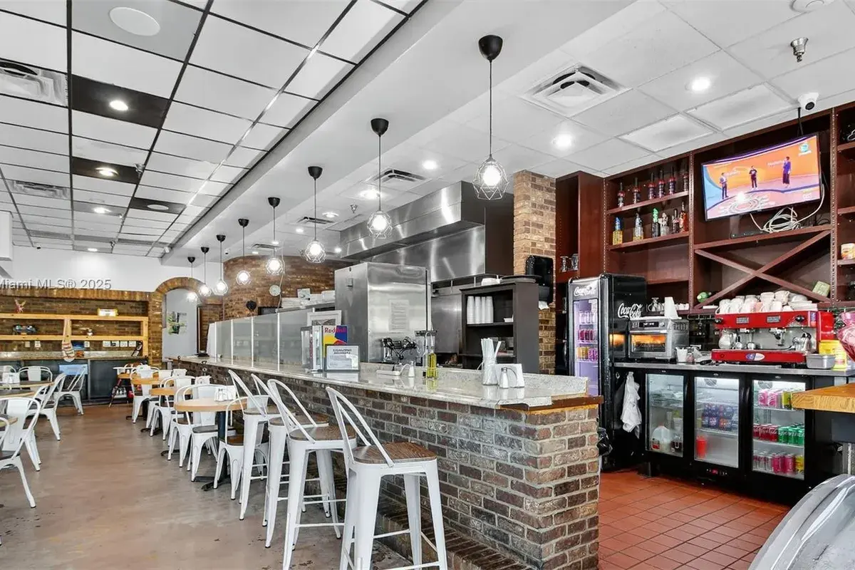 Restaurant and Bar For Sale in Coral Springs, Coral Springs FL 33071