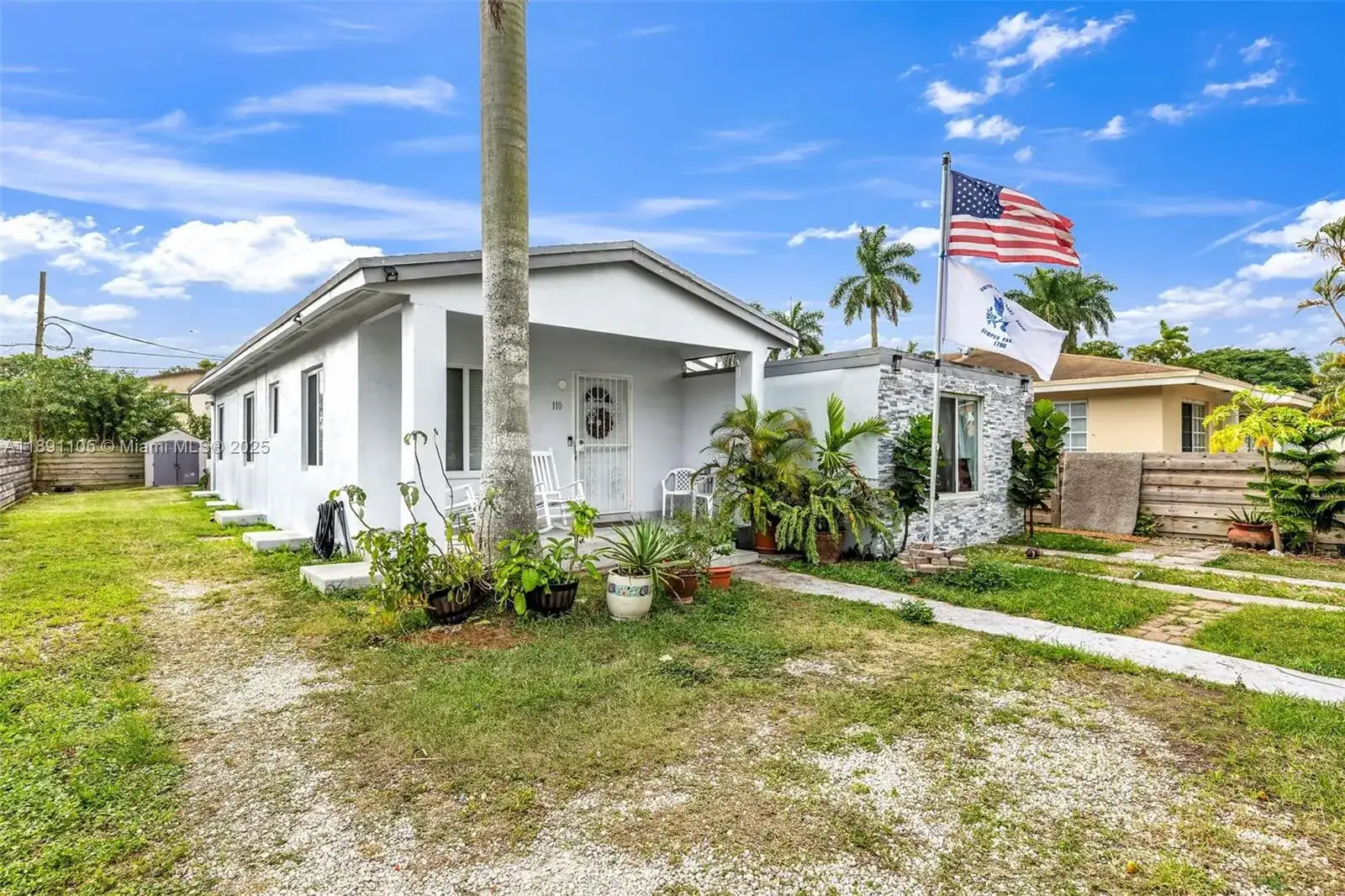 110 NE 9th Ct, Homestead FL 33030 photo 2