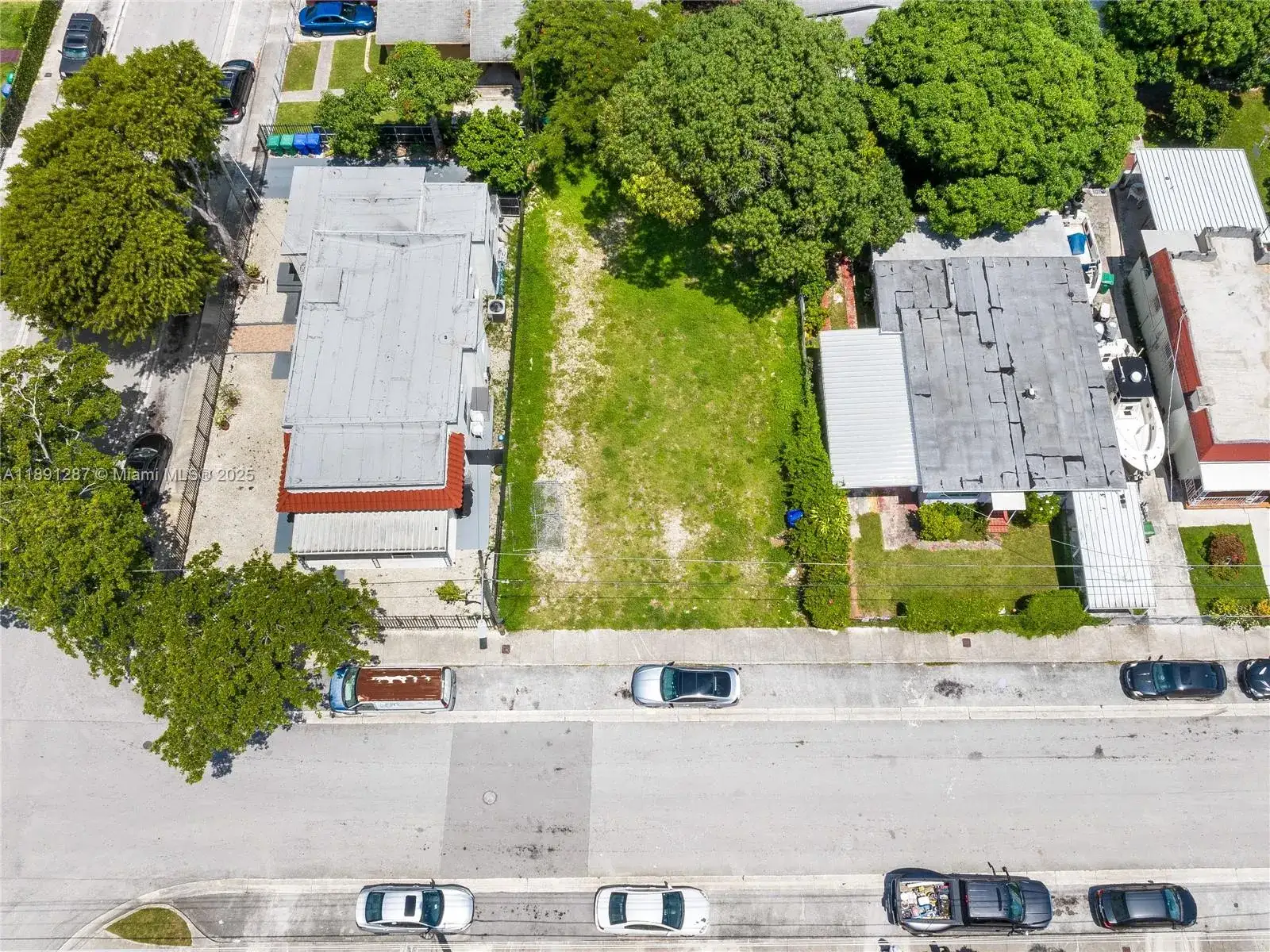 1881 NW 4th St, Miami FL 33125 photo 5