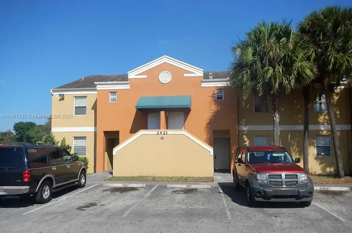 2421 NW 56th Ave # 102, Lauderhill FL 33313 photo 2