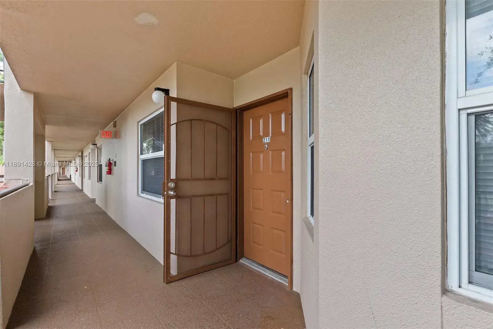 1251 SW 125th Ave # 211T, Pembroke Pines FL 33027
