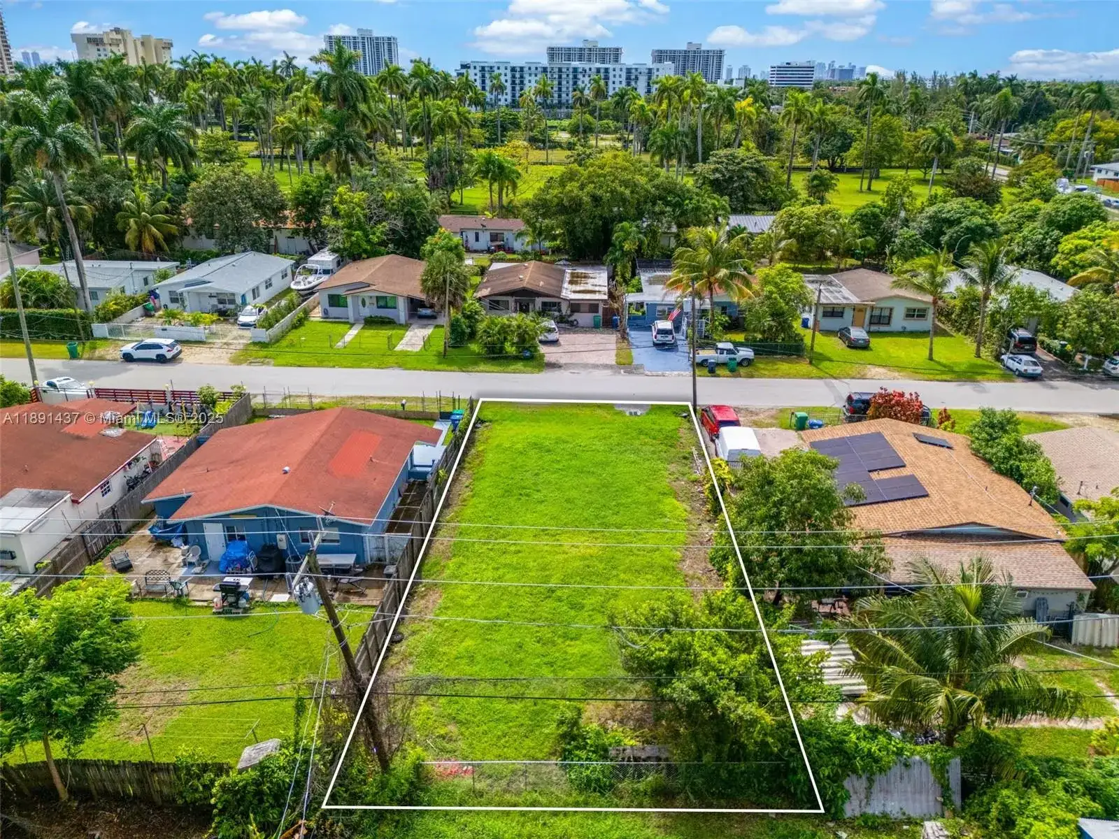 1453 NE 117th St, Miami FL 33161 photo 5