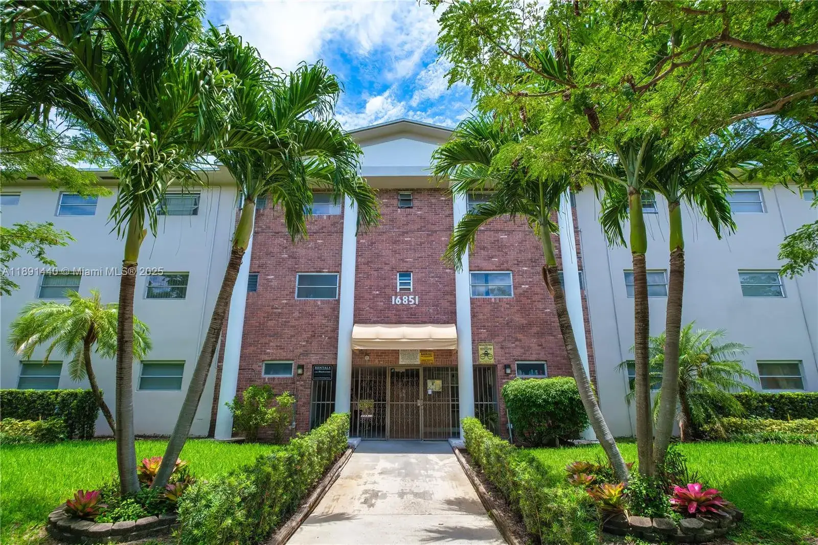 16851 NE 18th Ave # 212, North Miami Beach FL 33162
