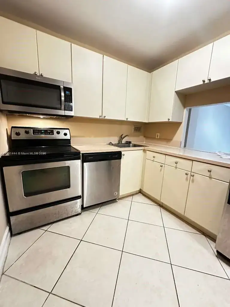 1455 N Treasure Dr # 2N, North Bay Village FL 33141 photo 5