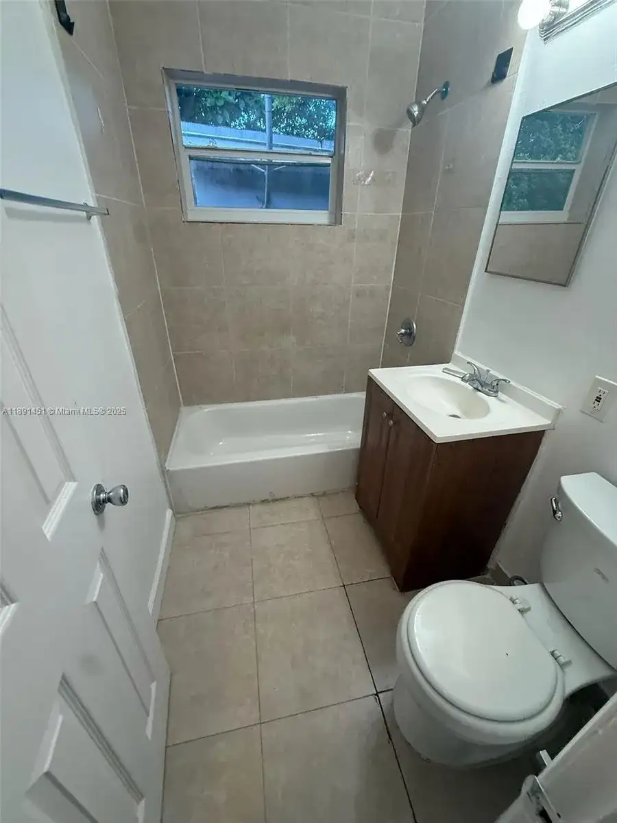 1182 NW 65th St # 1182, Miami FL 33150 photo 4
