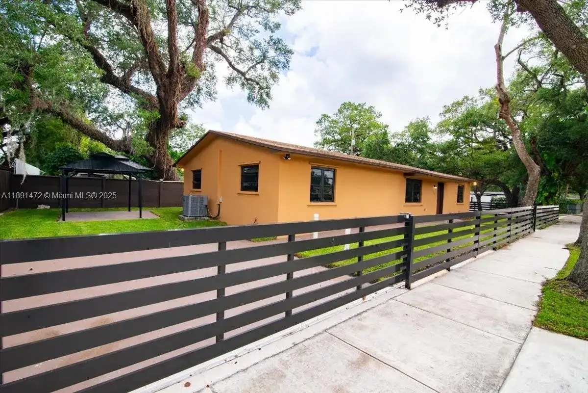 17001 NW 28th Ave, Miami Gardens FL 33056 photo 2
