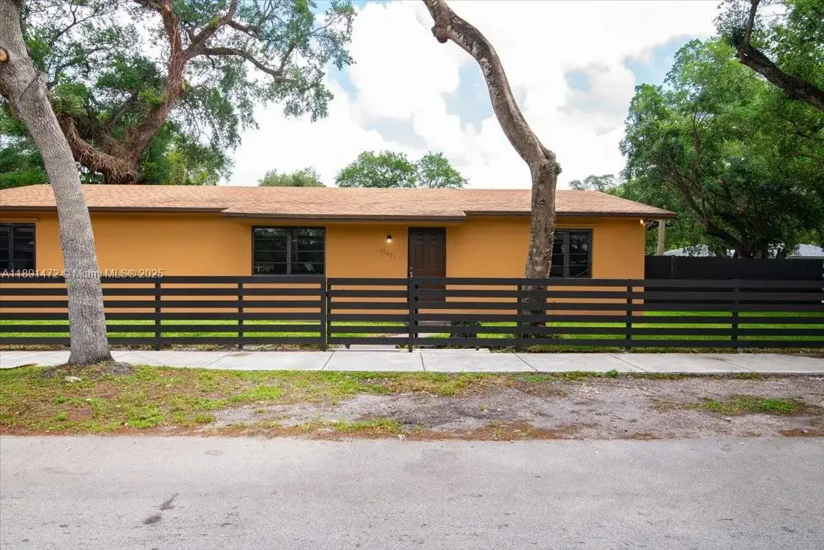 17001 NW 28th Ave, Miami Gardens FL 33056 photo 3