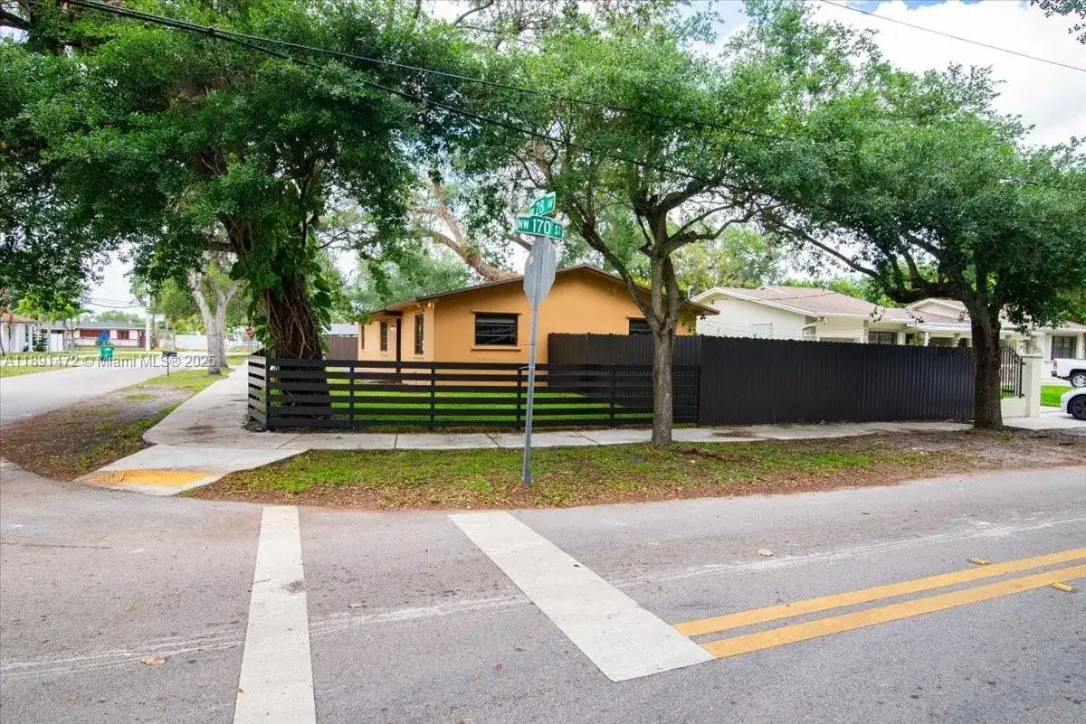 17001 NW 28th Ave, Miami Gardens FL 33056 photo 5