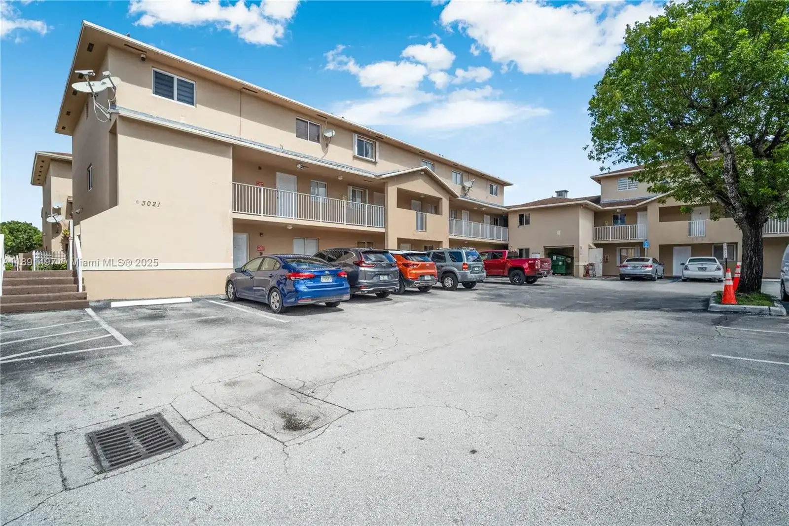 3021 W 76th St # 109, Hialeah FL 33018 photo 2