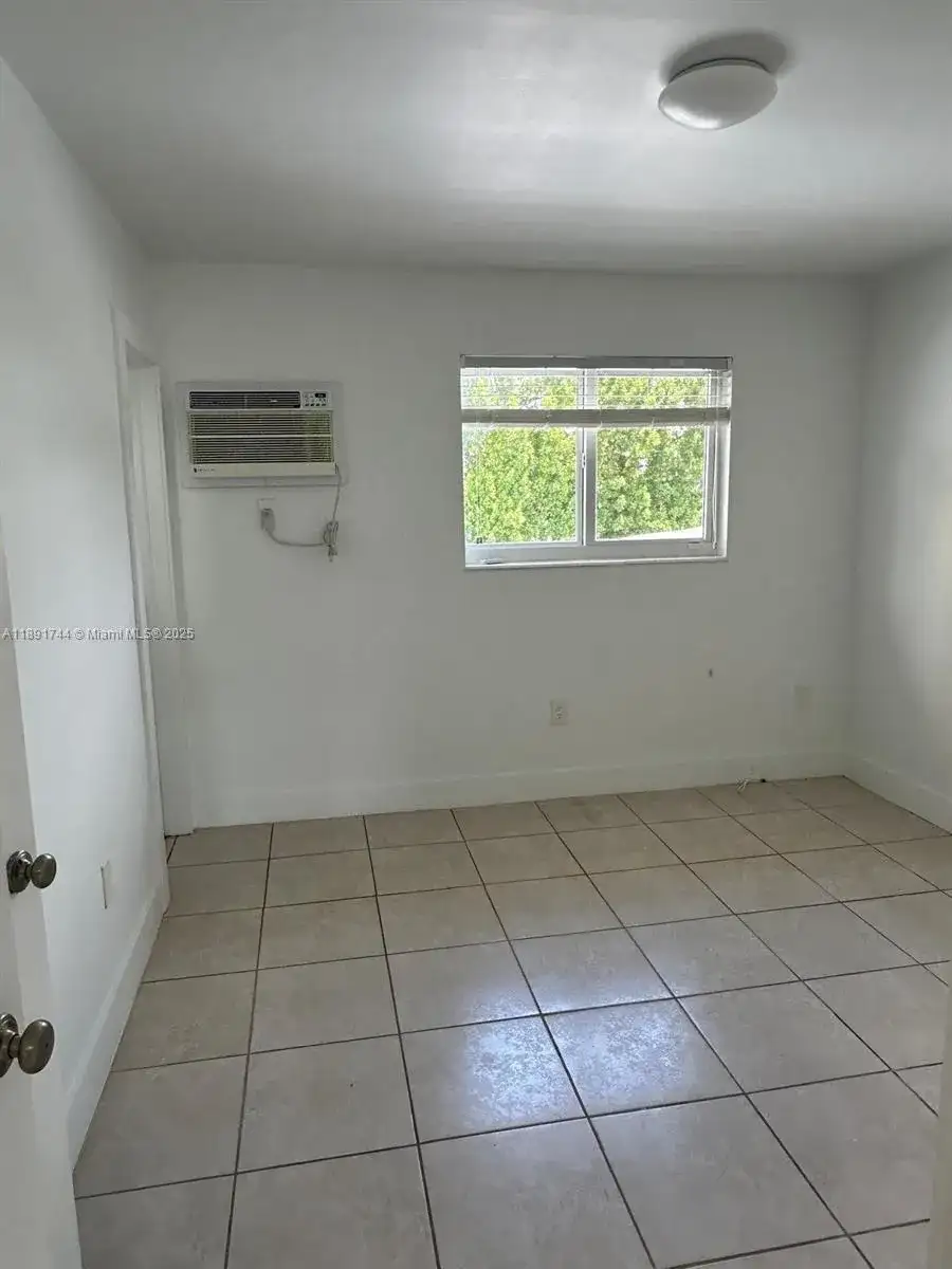 1100 SW 36th Ct # 10, Miami FL 33135 photo 4