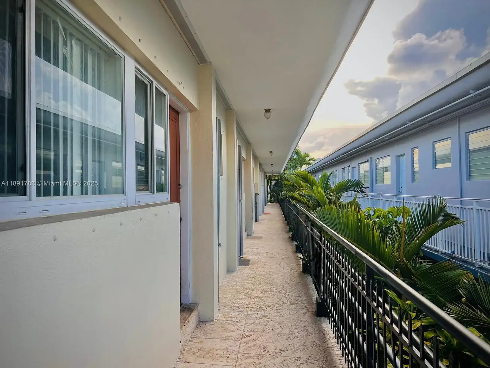 7435 Byron Ave, Miami Beach FL 33141 photo 4