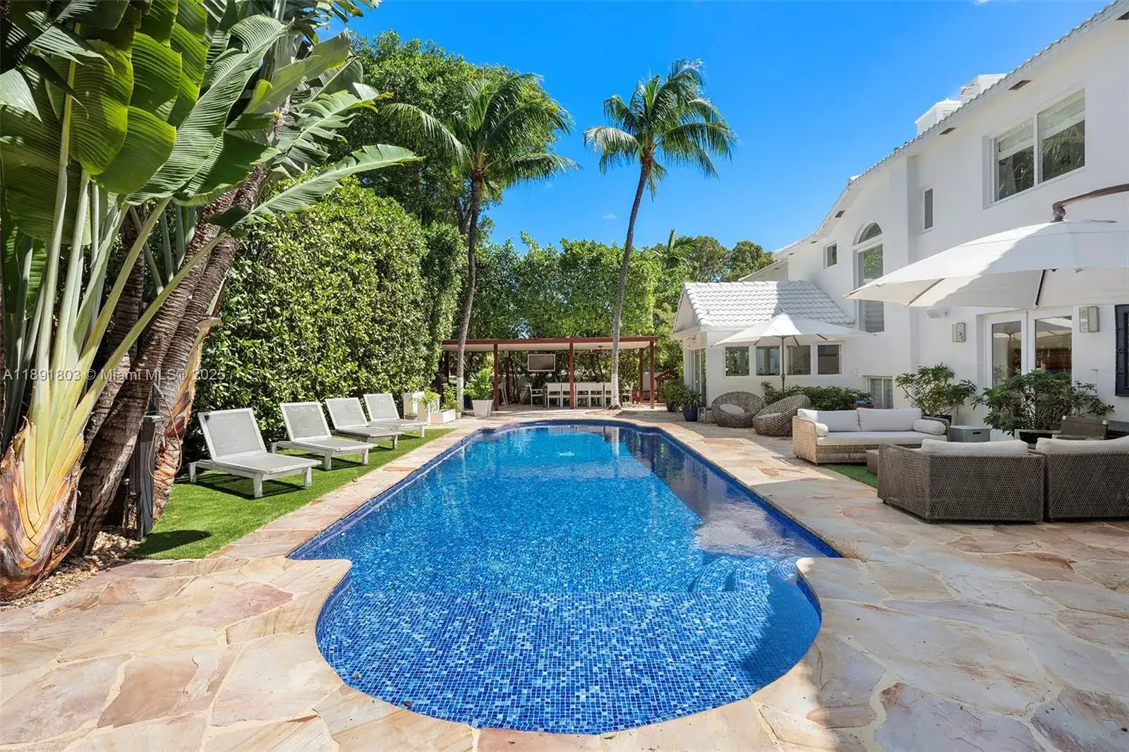 2701 N Bay Rd, Miami Beach FL 33140 photo 3