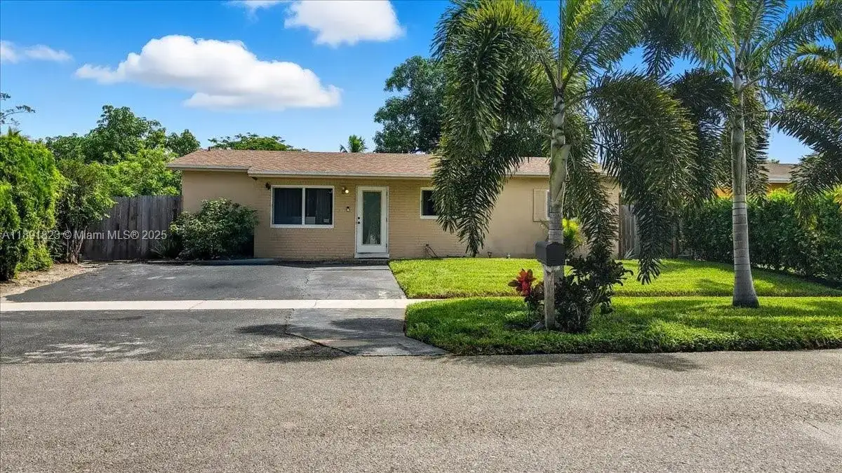 514 SW 72nd Ter, North Lauderdale FL 33068 photo 3