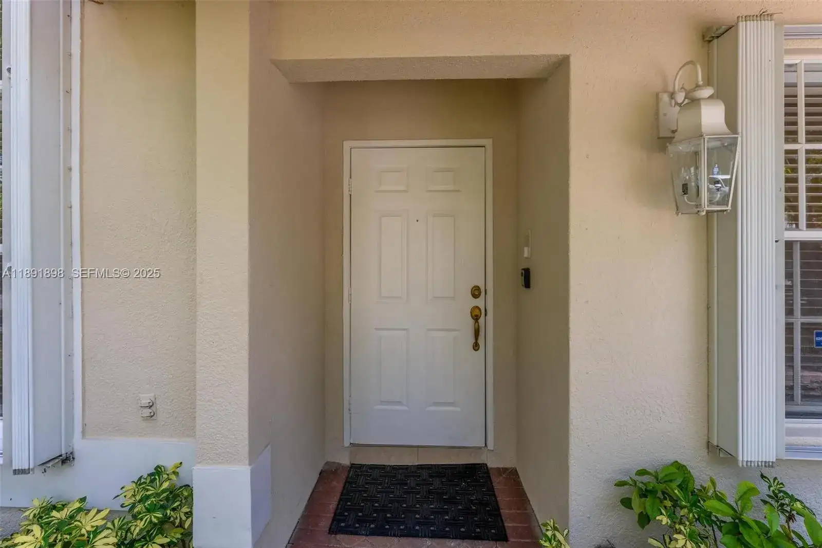 10635 NW 54th St, Doral FL 33178 photo 3
