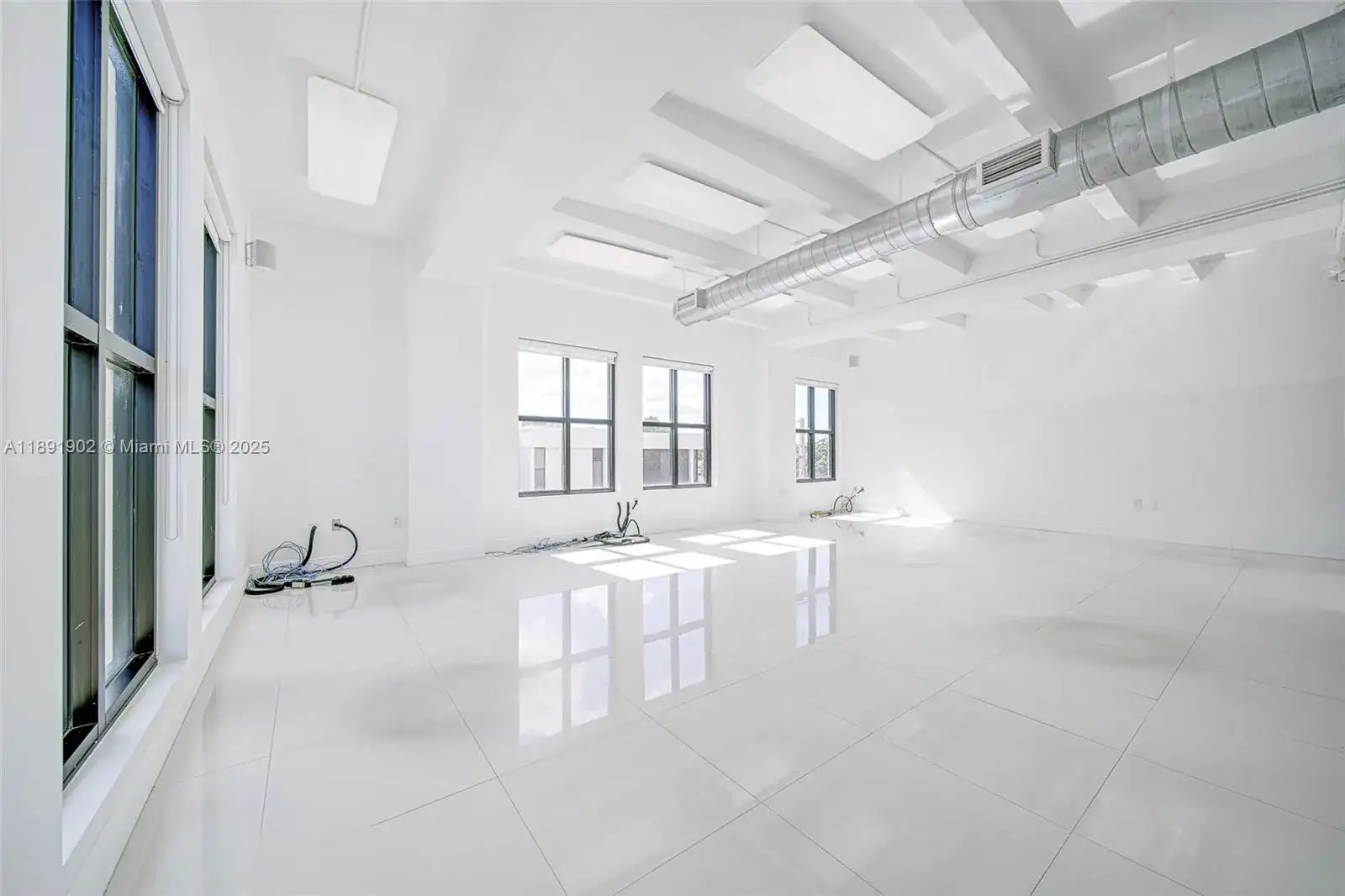 814 Ponce De Leon Blvd # 304, Coral Gables FL 33134 photo 2