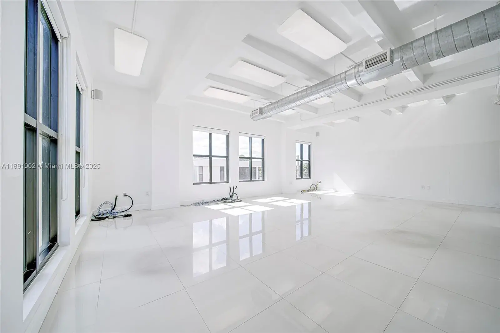 814 Ponce De Leon Blvd # 304, Coral Gables FL 33134