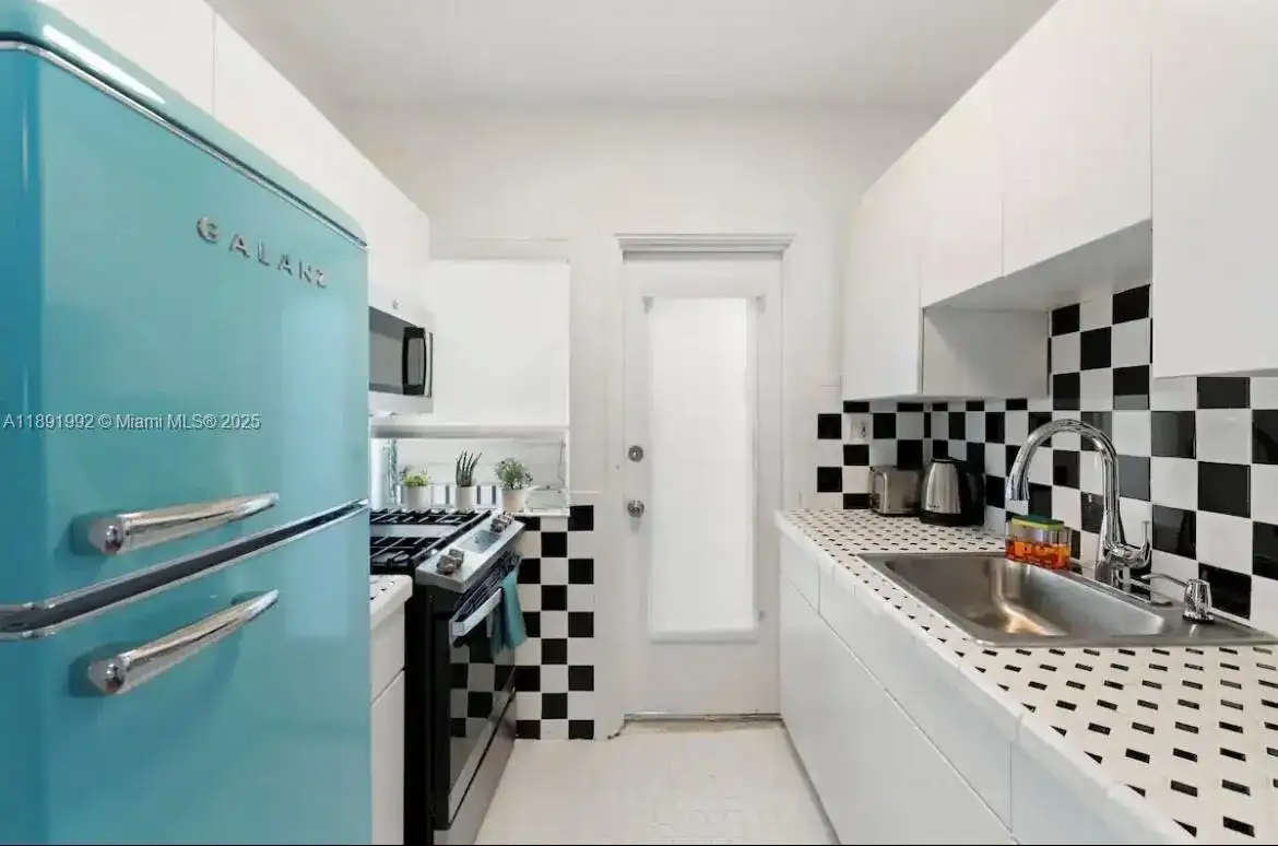 7721 Harding Ave # 4, Miami Beach FL 33141 photo 5