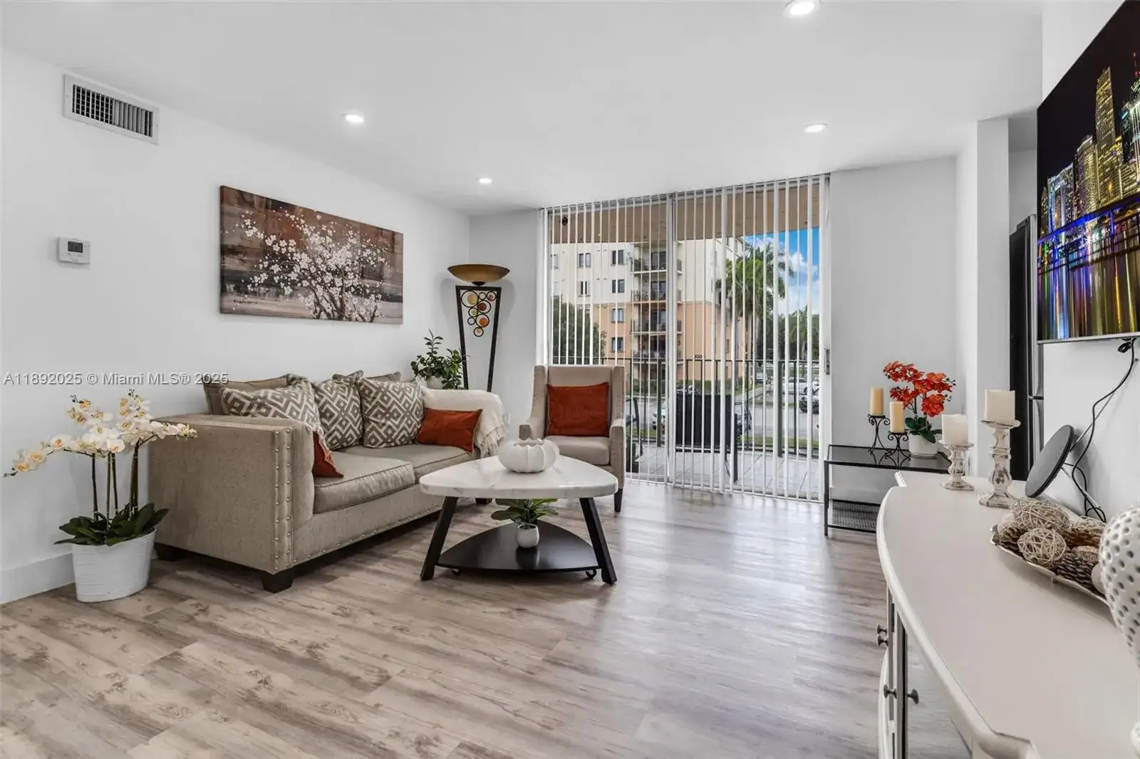 9310 Fontainebleau Blvd # 201, Miami FL 33172 photo 3