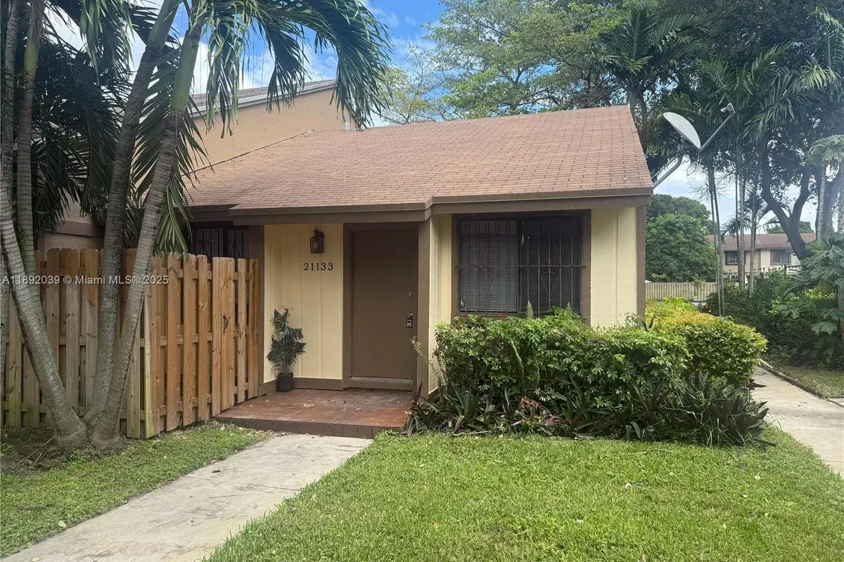 21133 NE 4th Ct, Miami FL 33179