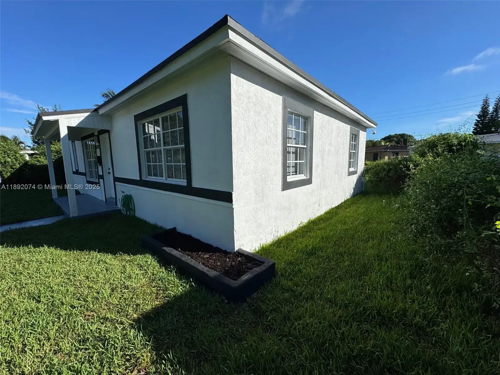 9221 Broad Manor Rd, Miami FL 33147 photo 2