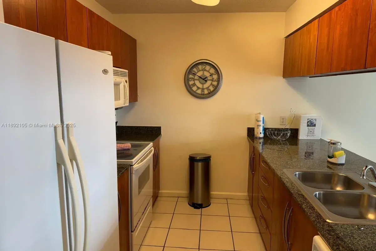 1200 Brickell Bay Dr # 1919, Miami FL 33131