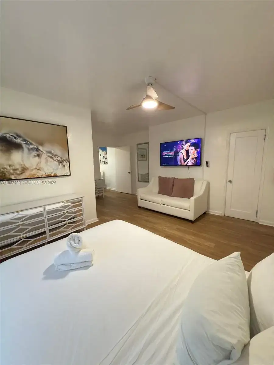545 Michigan Ave # 3, Miami Beach FL 33139 photo 2
