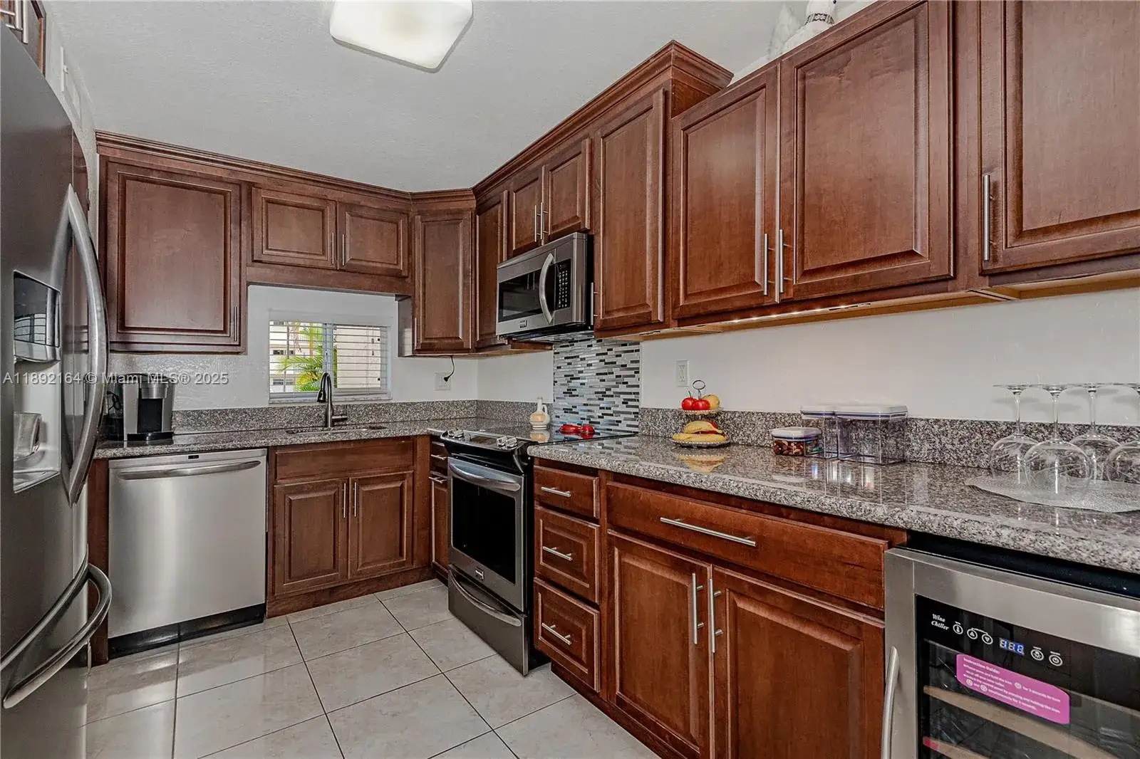 9410 N Hollybrook Lake Dr # 109, Pembroke Pines FL 33025