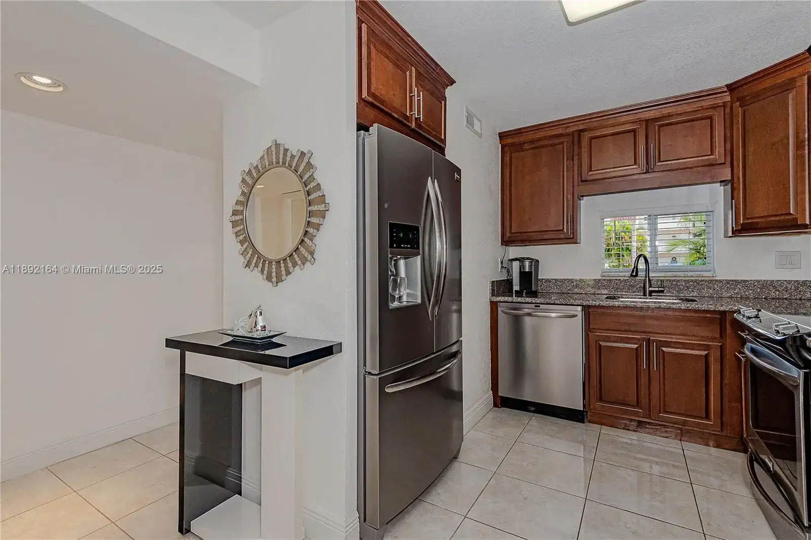 9410 N Hollybrook Lake Dr # 109, Pembroke Pines FL 33025 photo 4