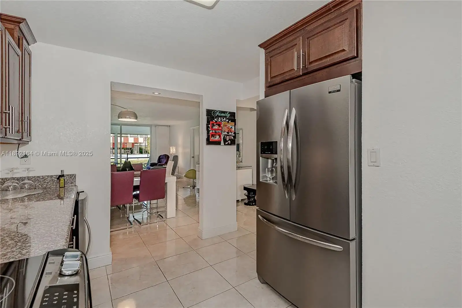 9410 N Hollybrook Lake Dr # 109, Pembroke Pines FL 33025 photo 5