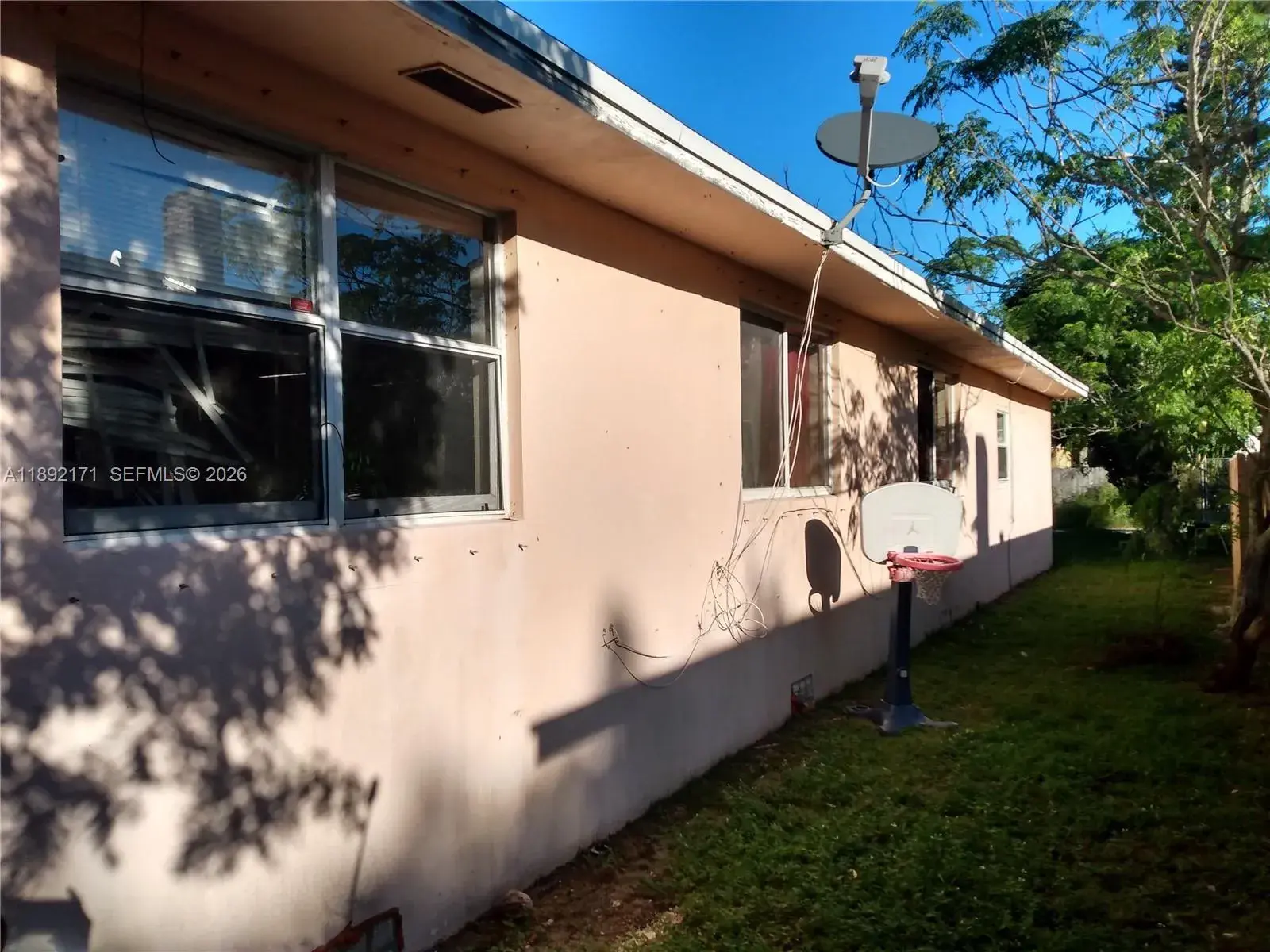 639 33rd St, West Palm Beach FL 33407