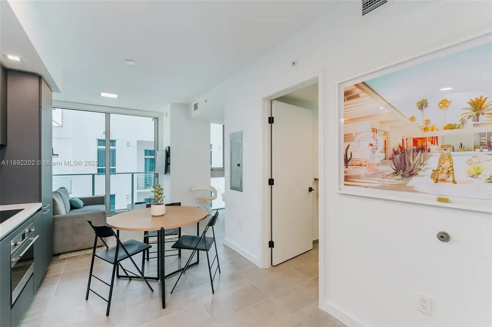 227 NE 2nd St # 2508, Miami FL 33132 photo 3