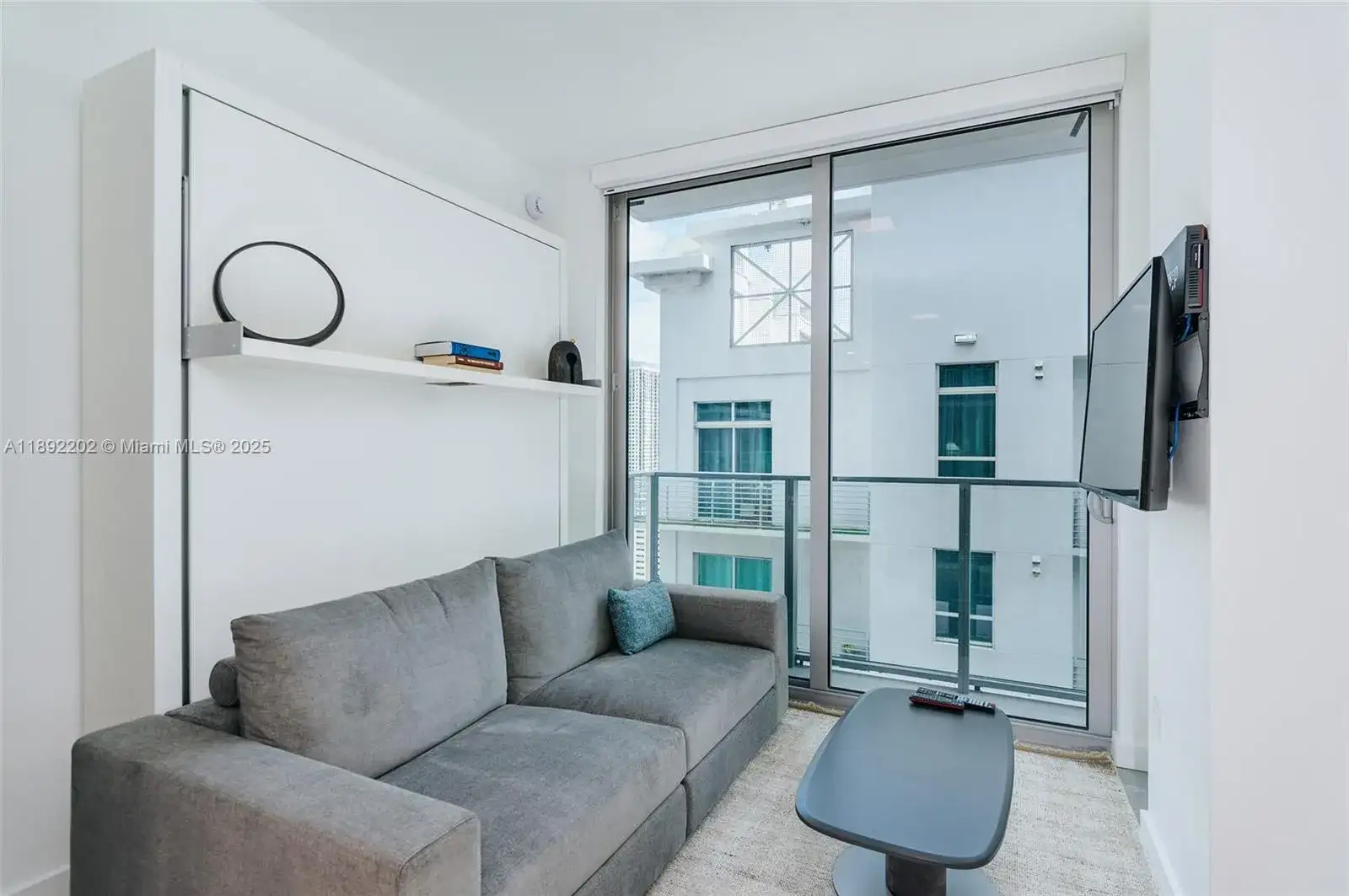 227 NE 2nd St # 2508, Miami FL 33132 photo 4
