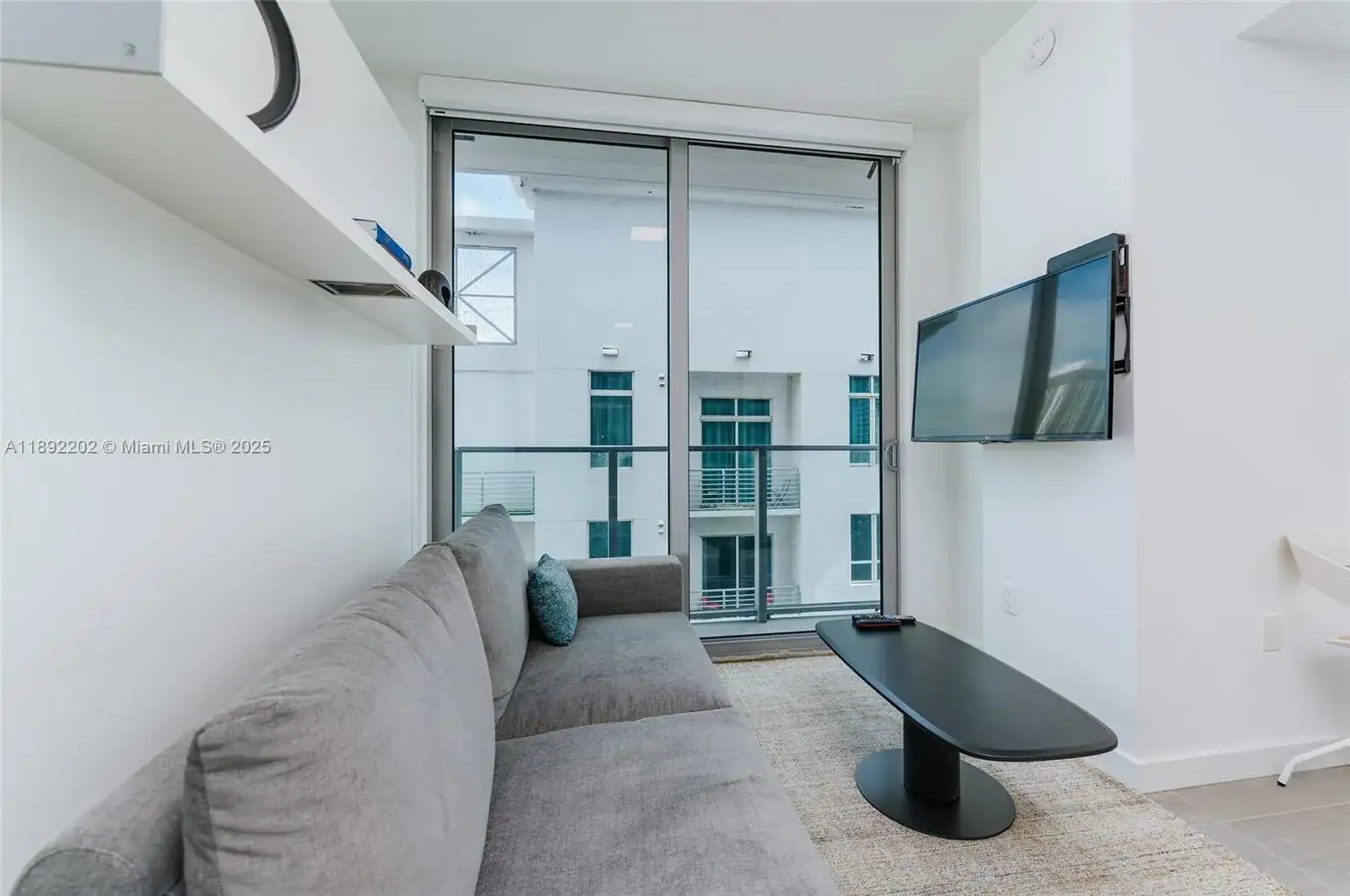 227 NE 2nd St # 2508, Miami FL 33132 photo 5