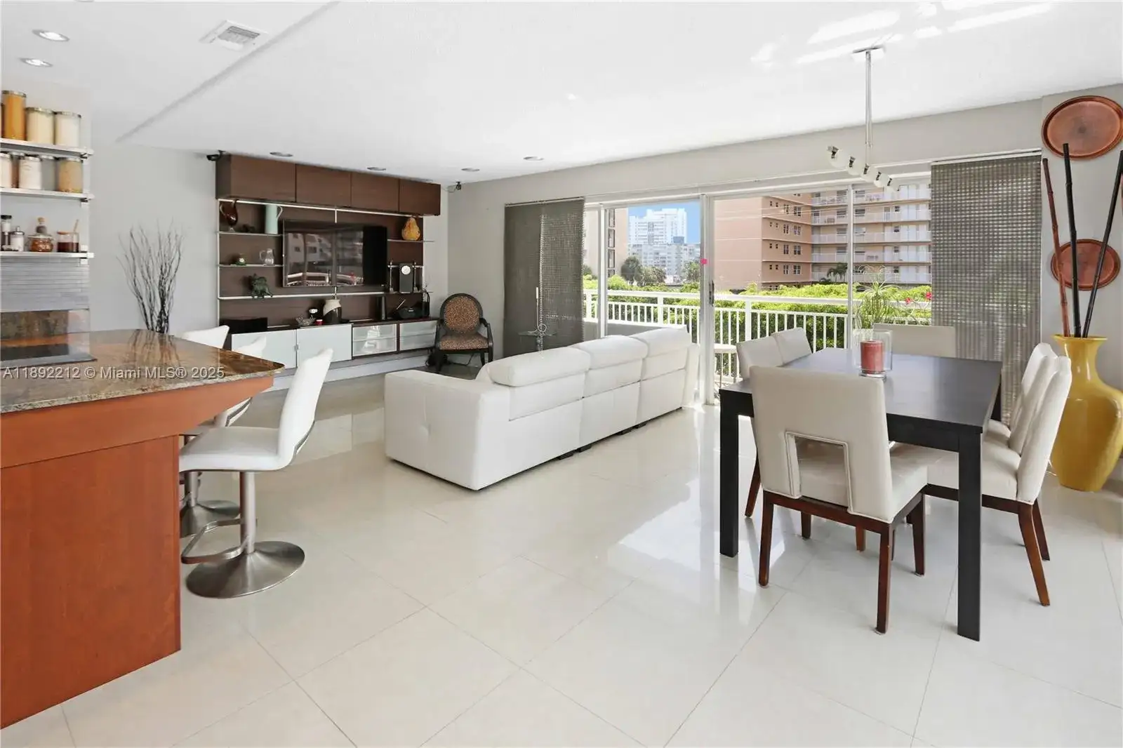 126 Golden Isles Dr # 32A, Hallandale Beach FL 33009 photo 2