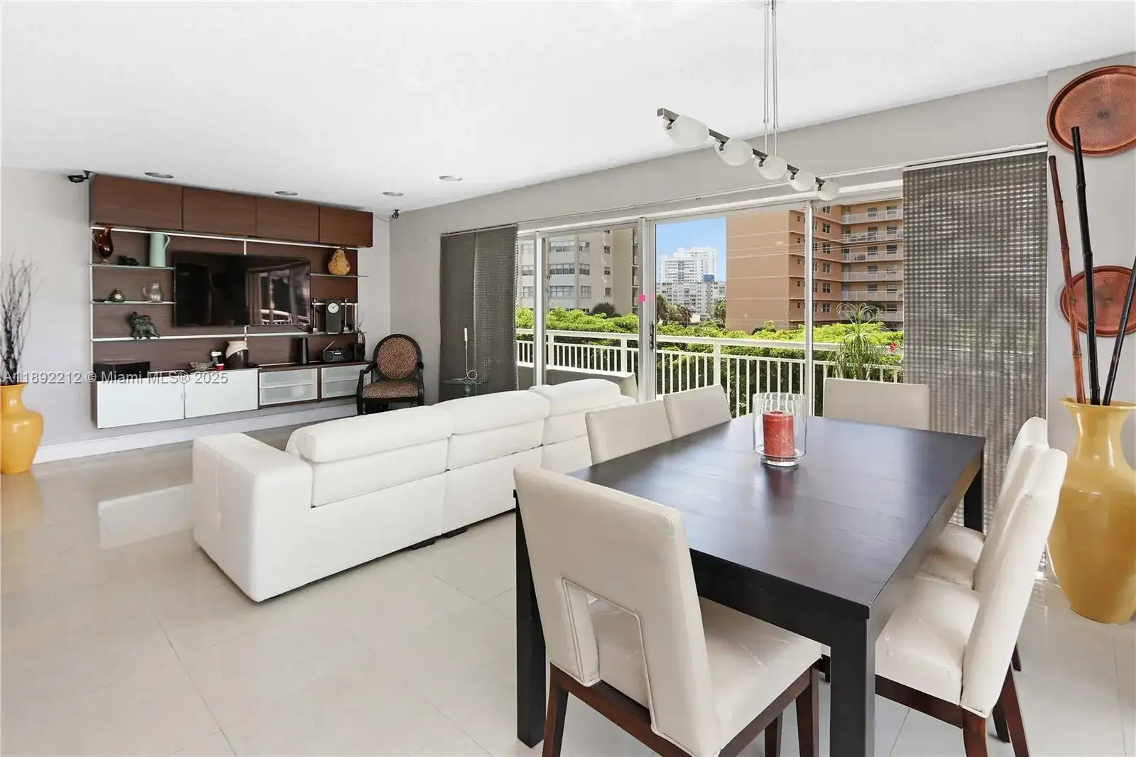 126 Golden Isles Dr # 32A, Hallandale Beach FL 33009 photo 5