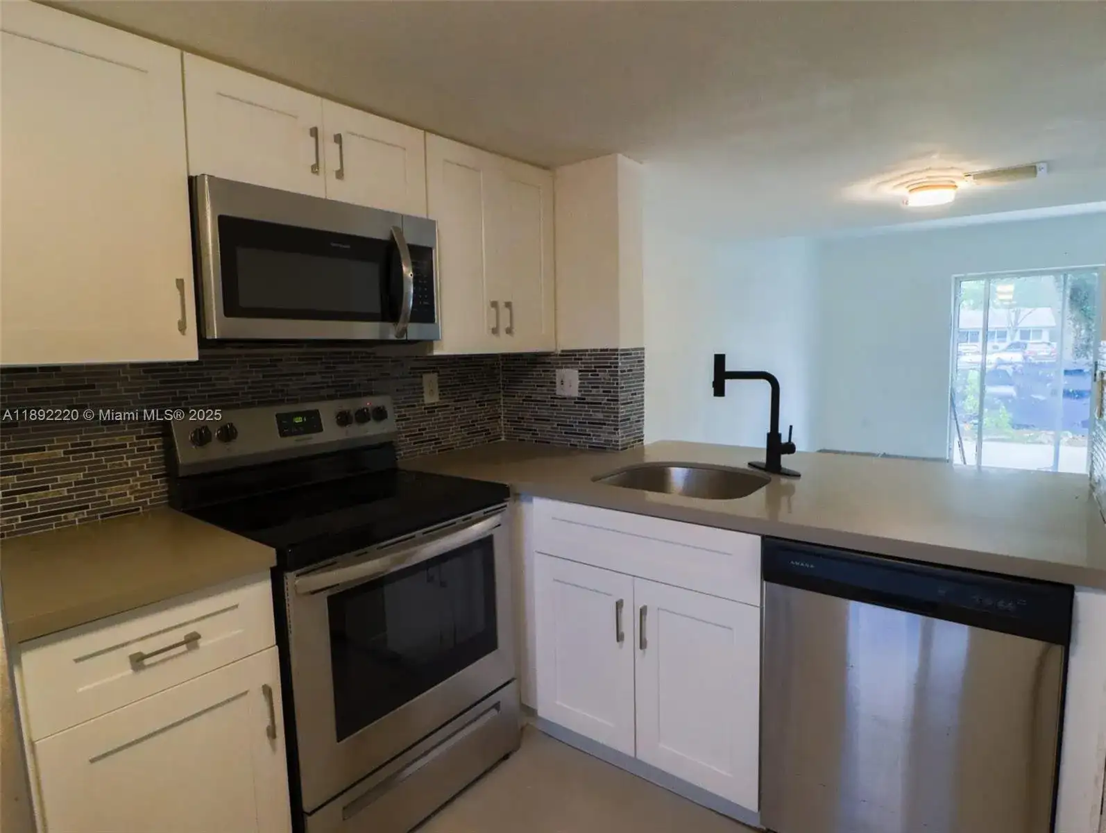 14010 NE 3rd Ct # 1, Miami FL 33161 photo 2