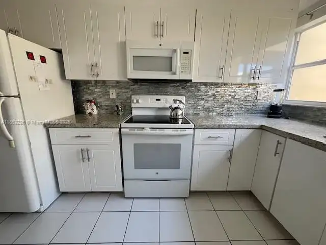 920 NE 199th St # 4S, Miami FL 33179 photo 2