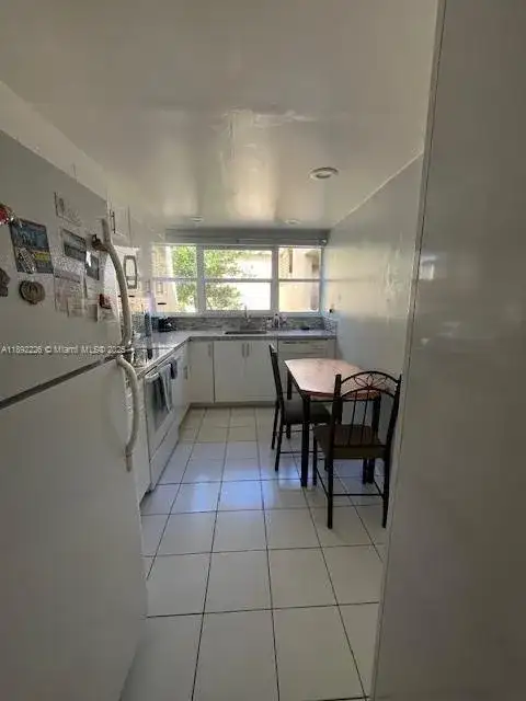 920 NE 199th St # 4S, Miami FL 33179 photo 4