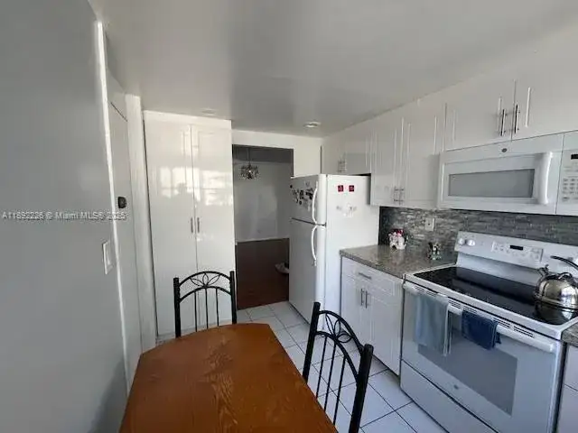 920 NE 199th St # 4S, Miami FL 33179 photo 5
