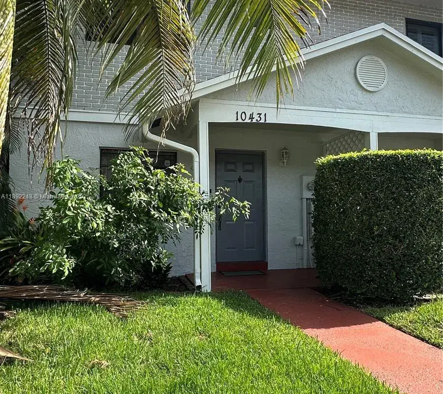 10431 NW 3rd St, Pembroke Pines FL 33026