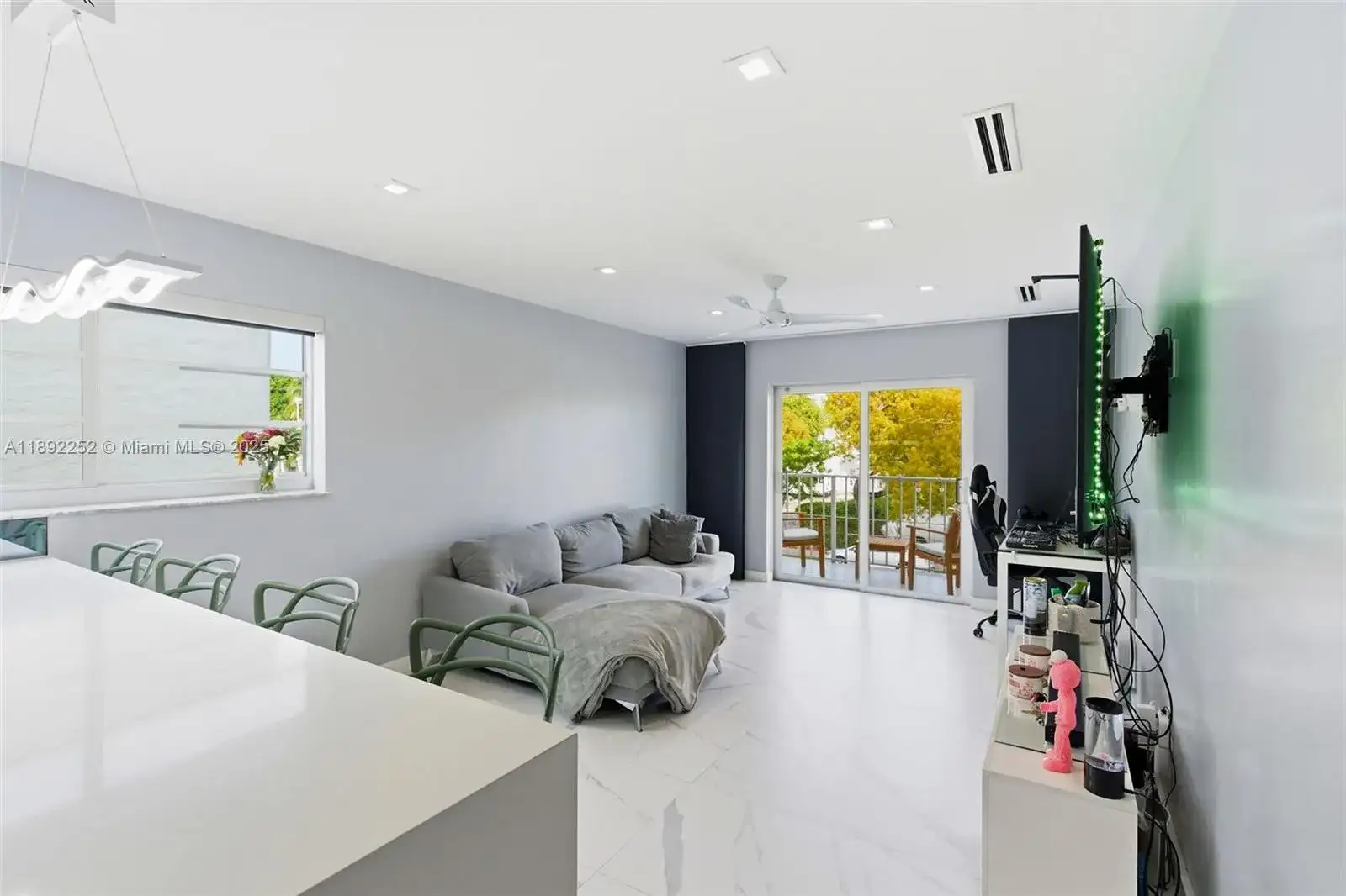 1428 Euclid Ave # 207, Miami Beach FL 33139 photo 5